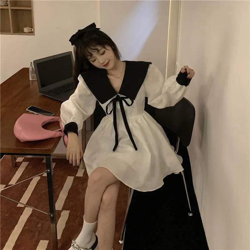 Mini Dress With Big Turn-Down Collar And Bow