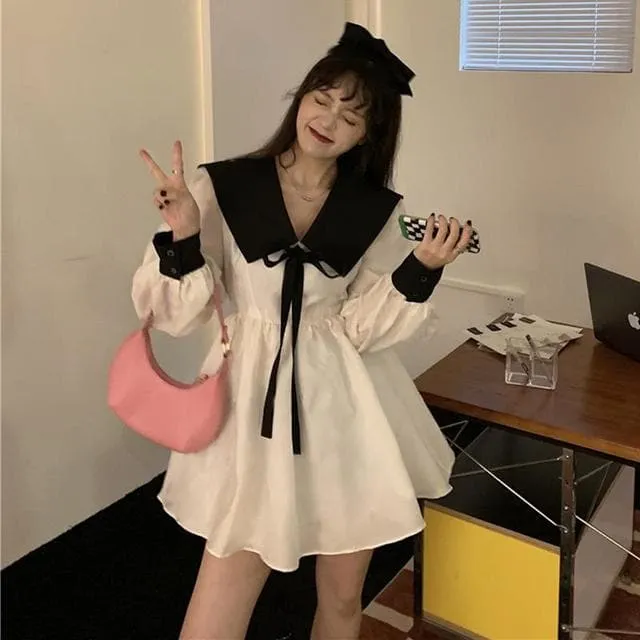 Mini Dress With Big Turn-Down Collar And Bow