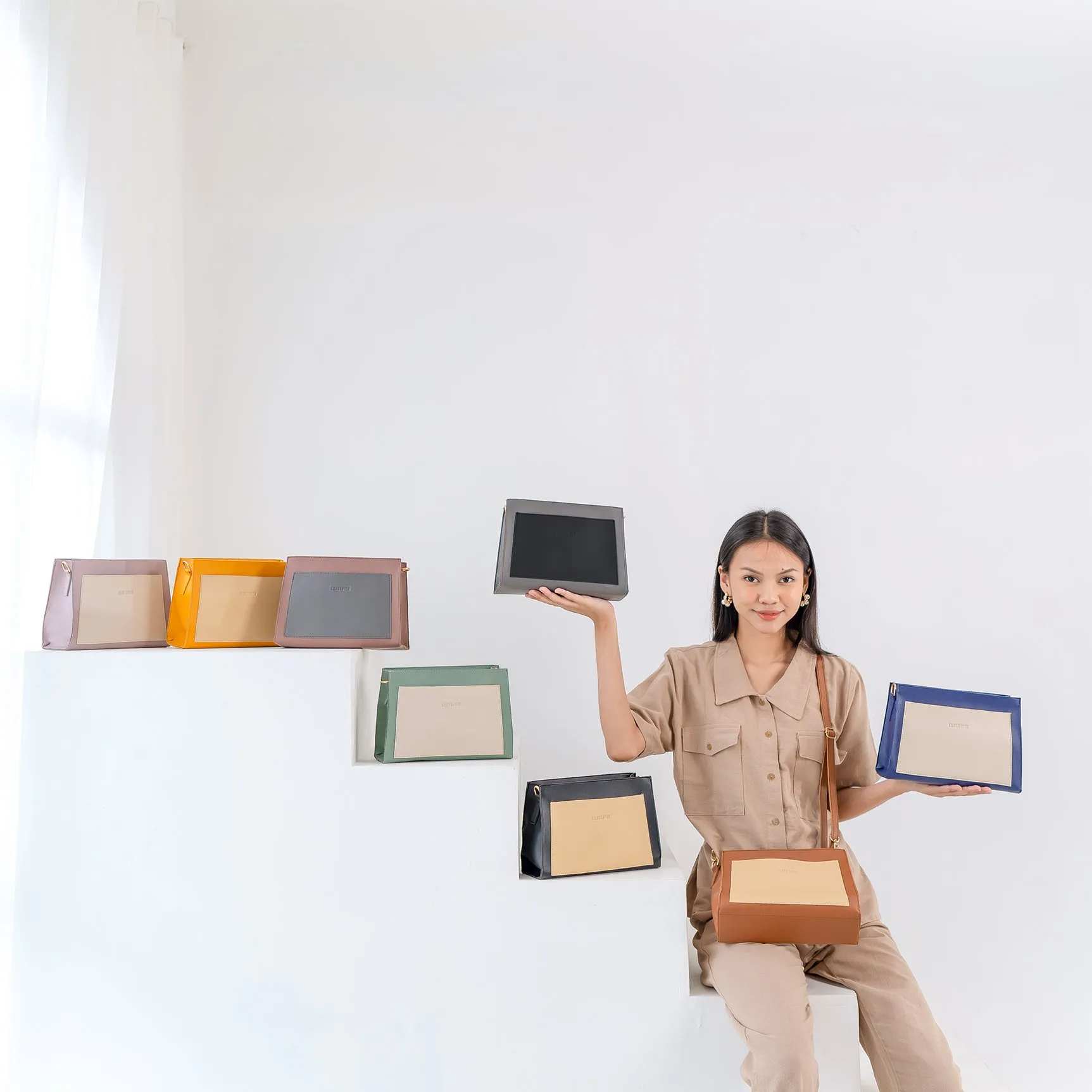 Tas Selempang Wanita Silvertote Jess CB Taupe